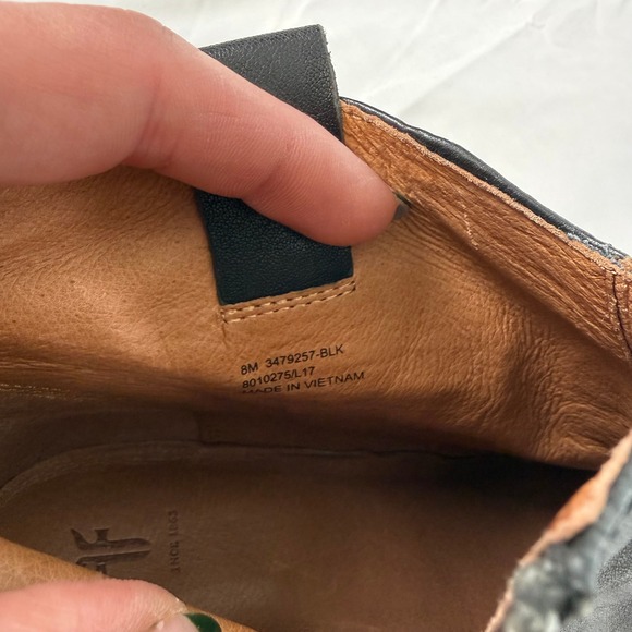 EUC Frye Black Leather Western Reina Ankle Boots Pointed Toe Stacked Heel 8M - Picture 4 of 7